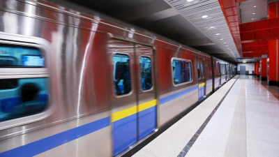 Работу метро временно остановили в Алматы из-за неполадок