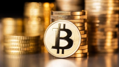 Фондовый рынок и доллар остаются ключевыми драйверами для динамики криптовалют