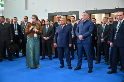 Минниханов и Хуснуллин осмотрели выставку КазаньФорума