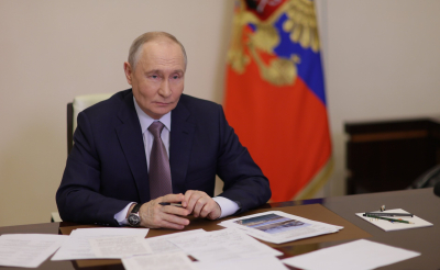 Путин запретил изымать авто и&nbsp;льготные участки у&nbsp;многодетных семей за&nbsp;долги