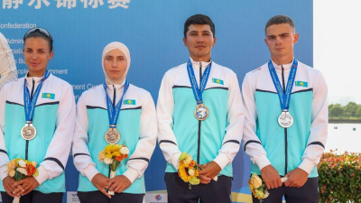 Сборная Казахстана заняла второе место на ЧА по гребле на байдарках и каноэ