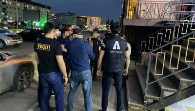 «Сотрудник антикора» задержан по делу о вымогательствах в Актобе