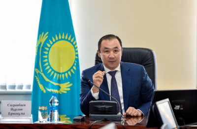 «Кто он такой?»: депутат потребовал вызвать Сауранбаева в парламент