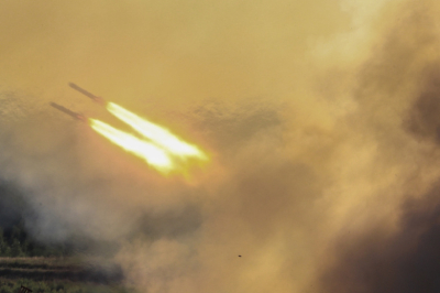 ПВО успешно поохотилась на &laquo;стаю&raquo; украинских дронов над регионами России