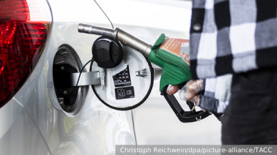 В Германии после удара по Ирану появились очереди на АЗС из-за скачка цен на бензин