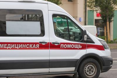 Мальчик упал в трехметровый колодец