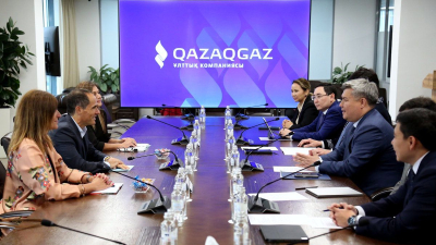 Глава QazaqGaz встретился с руководством NCOC