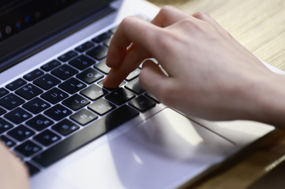 Министр Кравцов попросил добавить образовательные ресурсы в &laquo;белые списки&raquo;