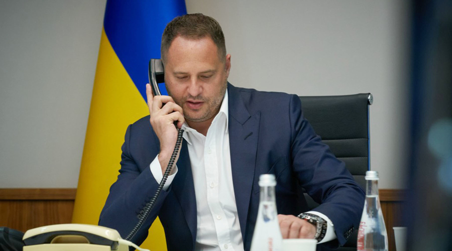 NZZ: обвинение Ермака в&nbsp;отмывании денег стало ударом для&nbsp;Зеленского