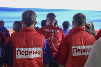 Первые в преддверии 9 мая поздравили ветеранов Великой Отечественной войны