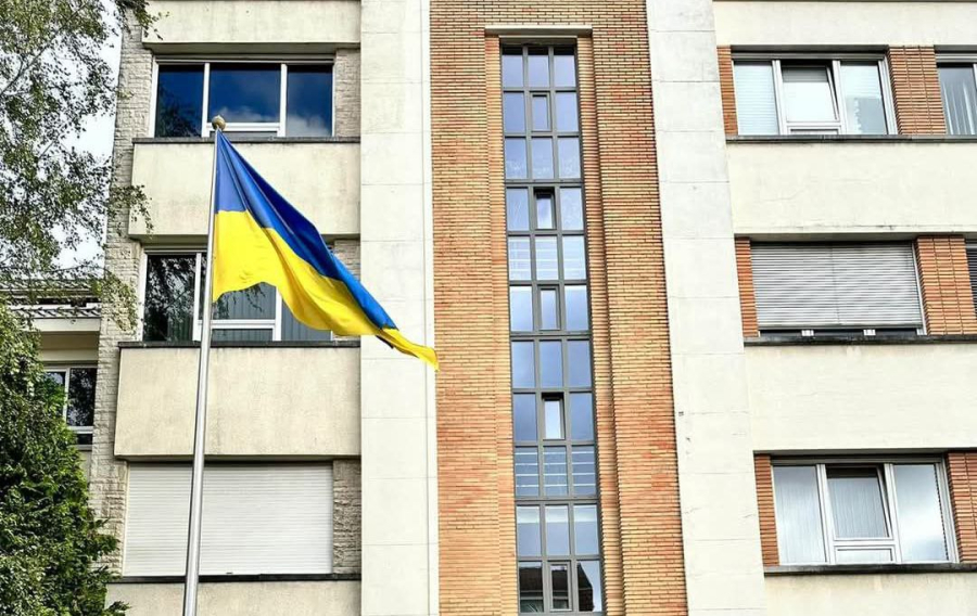 Небо над Киевом окутало алым оттенком: Секретное оружие ударило по Украине