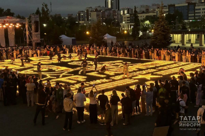 В Парке Победы Казани из 40 тысяч свечей выложили портрет Петра Гаврилова