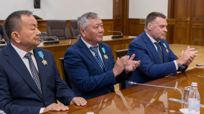 Отличившимся строителям Казахстана вручили награды от имени Президента