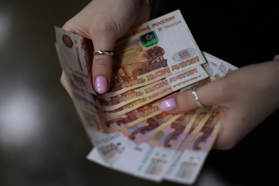 Женщины чаще мужчин присоединяются к программе долгосрочных сбережений