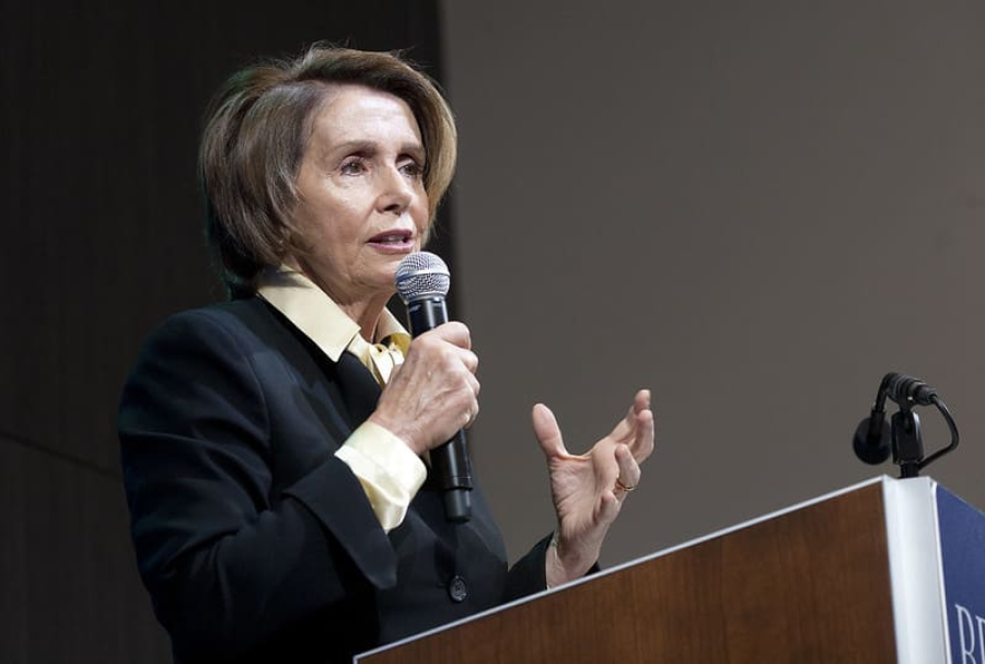 Мужа Нэнси Пелоси нашли в&nbsp;списке тайного Богемского клуба