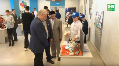 Чак-чак от Терешковой и гагаринский заплыв: фестиваль &laquo;Зиһангирлар&raquo; прошел в казанском лицее