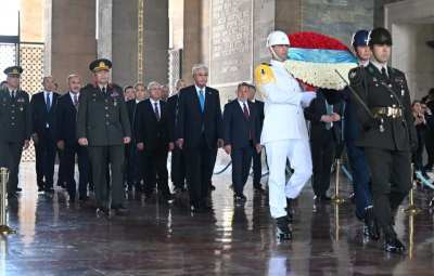 Токаев посетил мавзолей Ататюрка