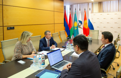 ЕЭК и МБЭС укрепляют сотрудничество