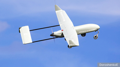 Второй пожарный поезд отправился к горящему бизнес-центру в Москве