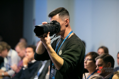 Журналист из Югры получил награду из рук Героя России Евгения Поддубного