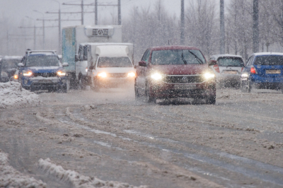В&nbsp;ГАИ по&nbsp;Татарстану призвали водителей отказаться от&nbsp;дальних поездок из-за снегопада и&nbsp;метели