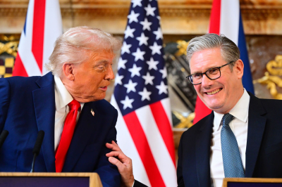 Трамп высмеял Стармера за&nbsp;позднюю отправку авианосцев на&nbsp;Ближний Восток: &laquo;Они нам больше не&nbsp;нужны&raquo;