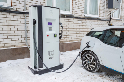 В Казани сделали временными разрешения на бесплатную парковку электромобилей