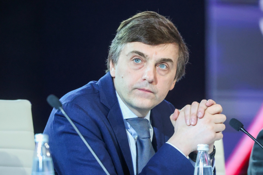 &laquo;Нужно быть осторожнее&raquo;: Кравцов о сокращении школьного обучения в России