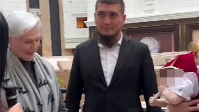 &quot;Красивая, потрясающая традиция&quot;: мать Илона Маска – о своем участии в &quot;тұсау кесу&quot;